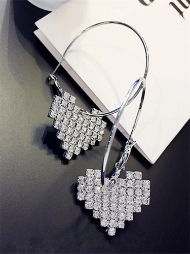 Heart Shape Rhinestone Design Earring