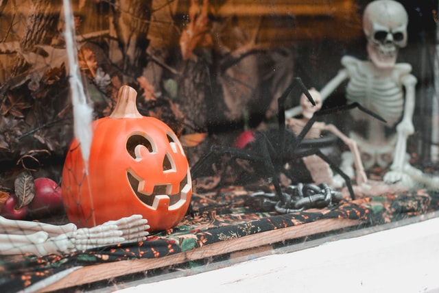 Pumpkin and skull
